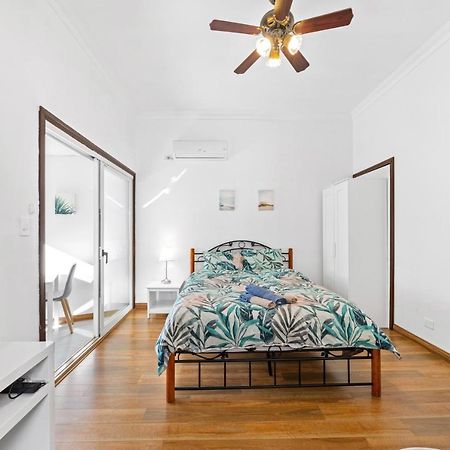 Spacious 1 Bedroom Guest House With Free Parking Sydney Exterior photo